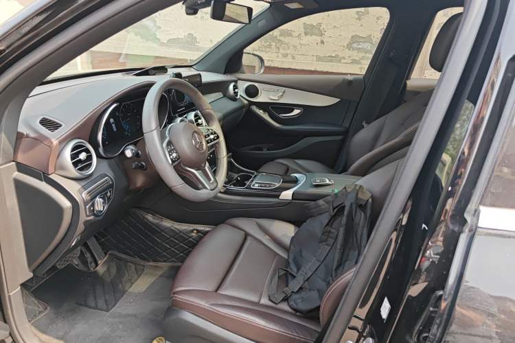 Used Mercedes-Benz GLC 2022 Second Facelift GLC 260 L 4MATIC Dynamic Edition Left Front Seat