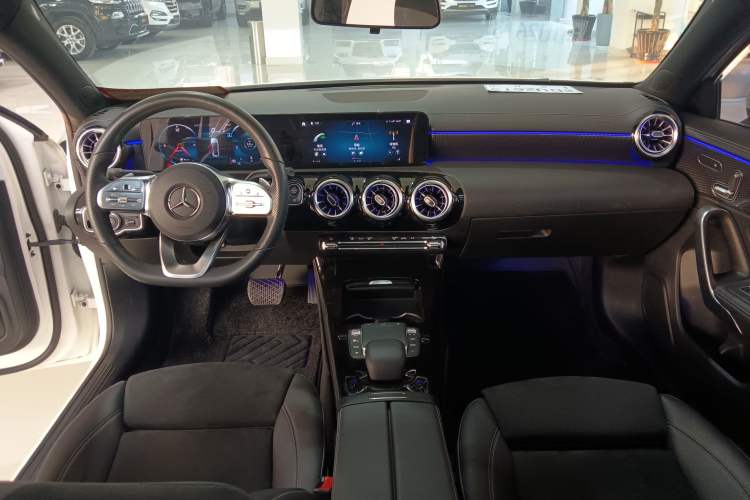 Used Mercedes-Benz A-Class 2021 A 200 L Sport Sedan Fashion Model