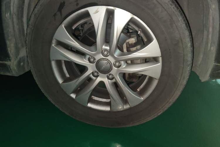 Used Haval H6 2014 Sport Version 1.5T Manual Two-Wheel Drive Elite Edition Right Front Wheel Hub