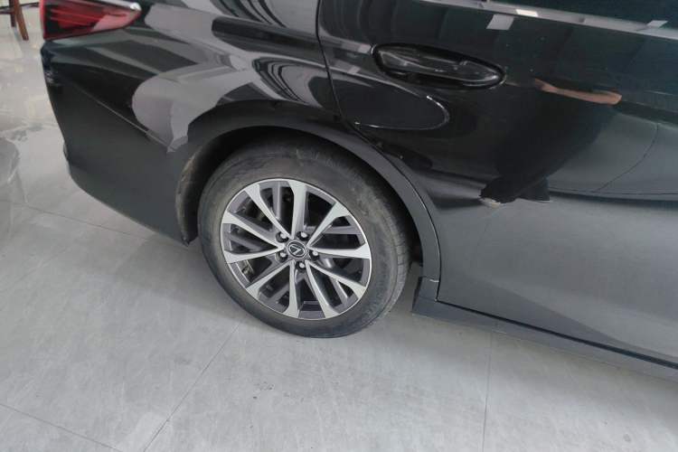 Used Lexus ES 2022 200 Excellence Edition Right Rear Wheel Hub