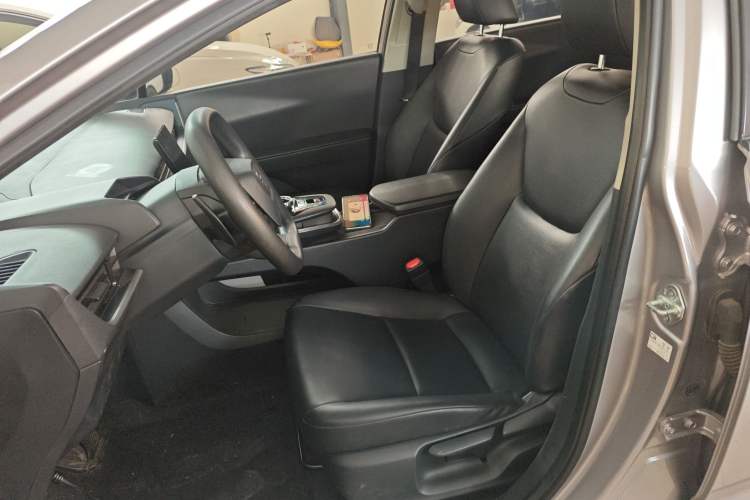 Used Toyota bZ3 2023 517 km Elite PRO Left Front Seat