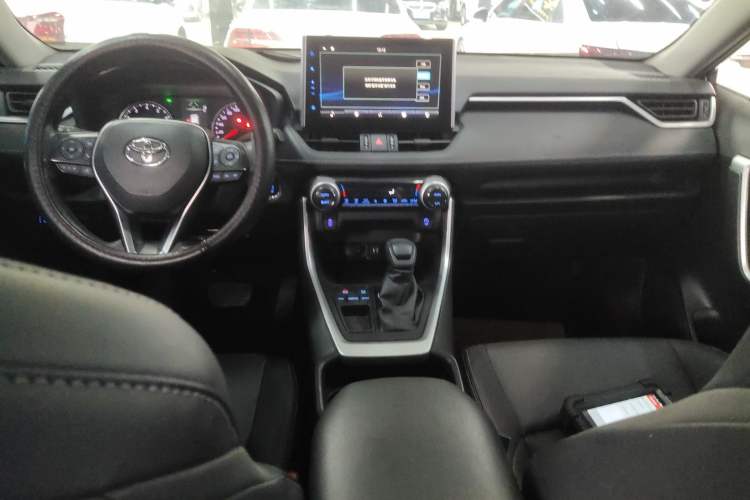 Used Toyota Wildlander 2020 2.0L CVT Two-Wheel Drive Luxury Edition Center Console