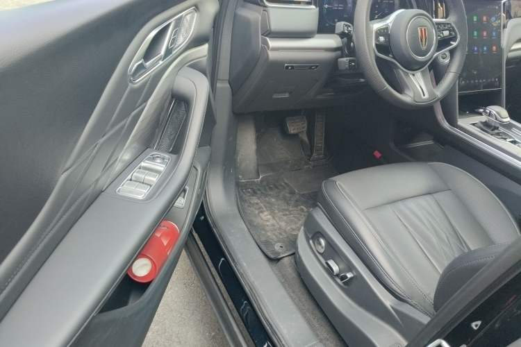 Used Hongqi HS7 PHEV 2024 2.0T PHEV Four-Wheel Drive Flagship Edition 6 Seats Driver Seat