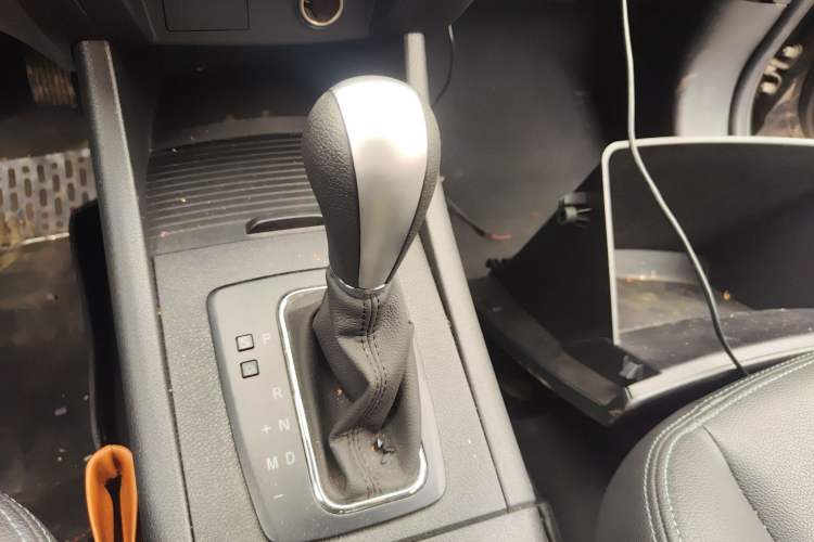 Used BAIC Senova X65 2015 2.0T automatic comfort version