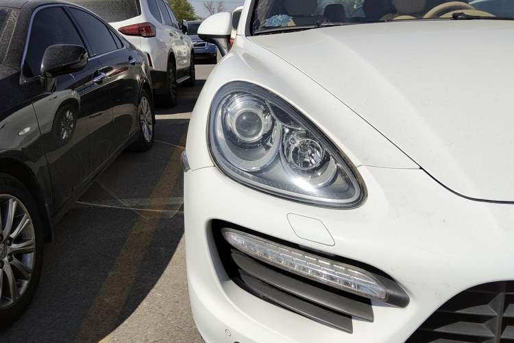 Used Porsche Cayenne  Right Front Headlight