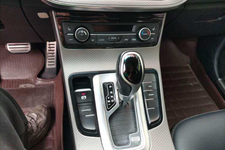 Used Geely Auto Emgrand GS 2017 Sport Edition 1.3T Automatic Smart Connectivity Model Gear Lever