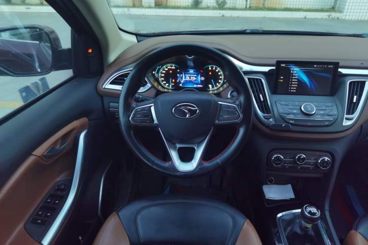 Used Soueast DX7 2015 1.5T Manual Luxury Model