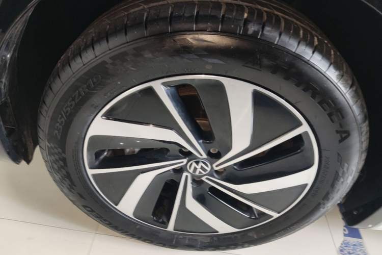 Used Volkswagen Viloran 2024 330TSI Luxury Edition Left Front Wheel Hub