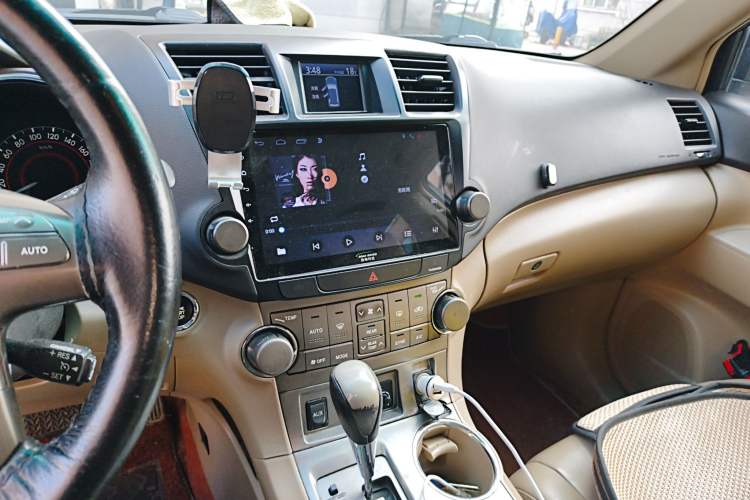 Used Toyota Highlander 2009 2.7L Two-Wheel Drive 7-Seater Luxury Navigation Edition Audio And AC Panel