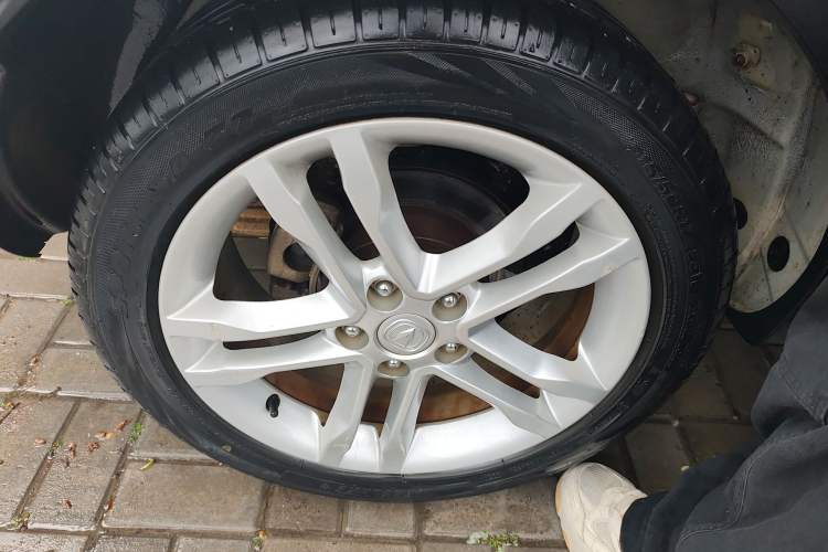 Used CHANGAN CS35 2015 1.6L Manual Luxury Model China IV Standard Right Rear Wheel Hub