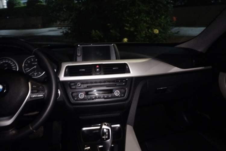 Used BMW 3 Series GT 2013 320i Leading Model