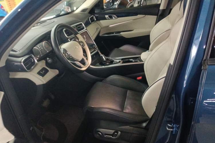 Used Lynk & Co 01 2019 2.0T Two-Wheel Drive Zhaopu Version China VI Standard
