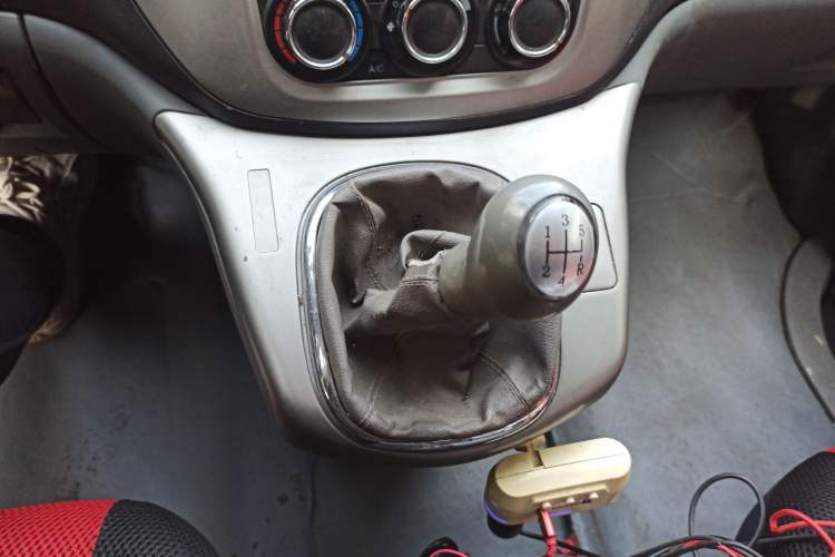 Used FORTHING Lingzhi 2013 M5 Q3 2.0L 7-seat Long-Wheelbase Comfort Model
