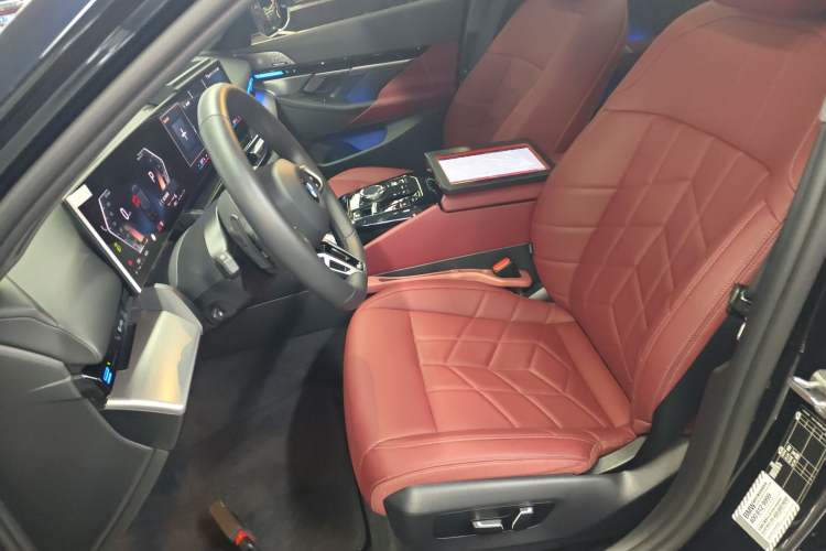 Used BMW 5 Series 2024 525Li M Sport Package Left Front Seat