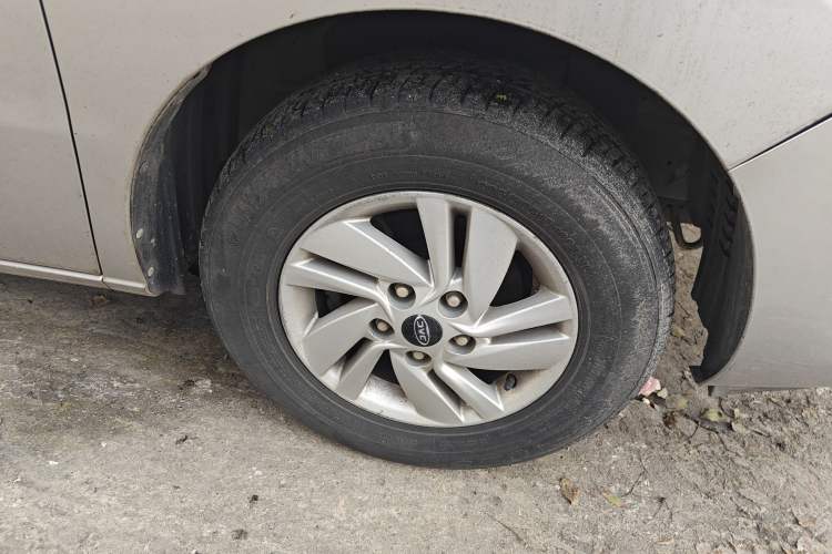 Used JAC Refine M4 2016 2.0L Manual Luxury Version
