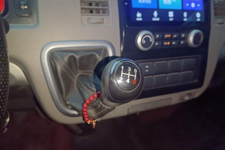 Used Foton Scenic G7 2017 2.0L Long-Wheelbase Commercial Van High Roof 2 Seats 4Q20M Gear Lever