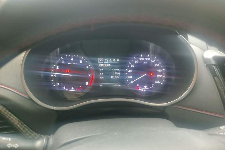 Used CHANGAN CS55 2018 1.5T Automatic Colorful Edition China V Standard
