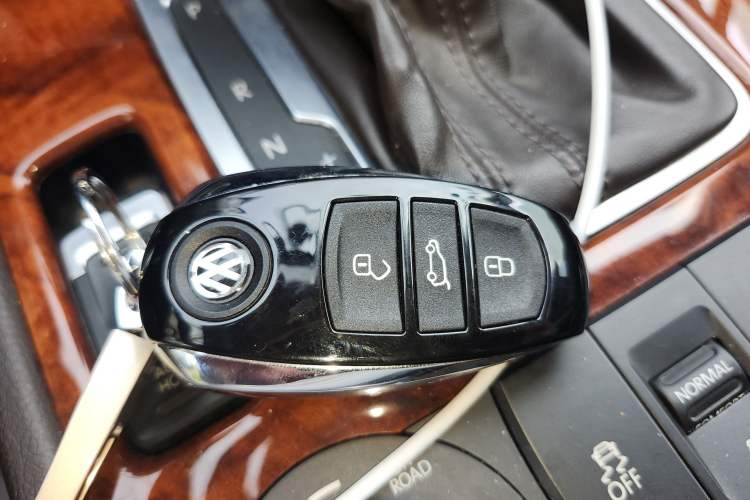 Used Volkswagen Touareg 2012 R-Line High-End Model