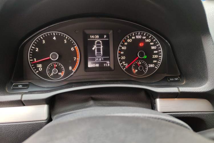 Used Volkswagen Eos 2010 2.0 TSI DSG Luxury Edition Instrument Cluster