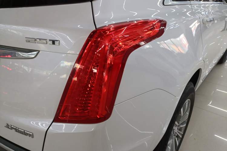 Used Cadillac XT5 2018 25T Luxury Model
