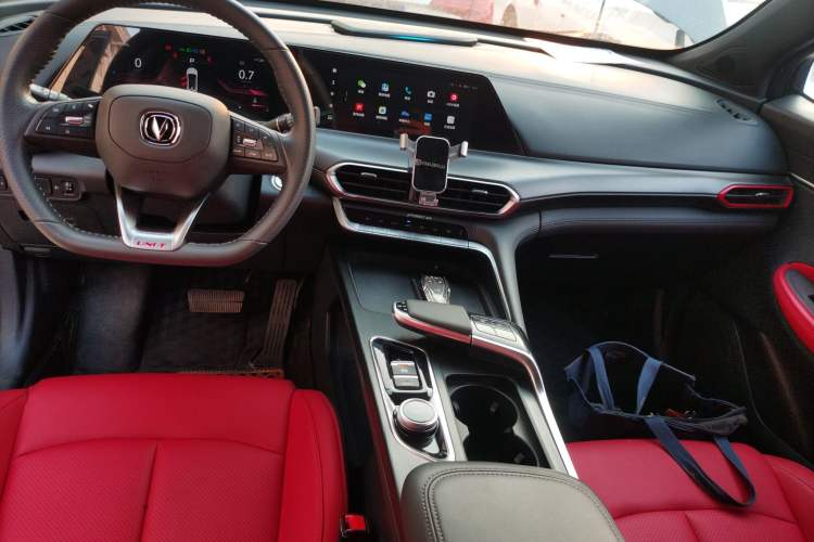 Used CHANGAN UNI-T 2020 1.5T Prestige Version
