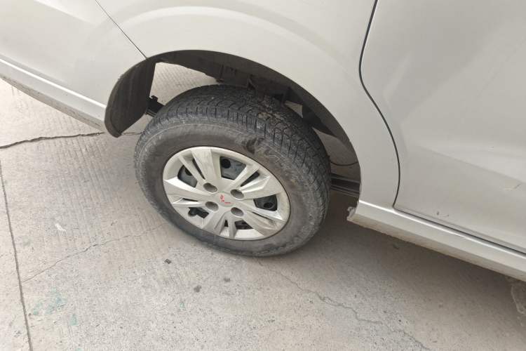 Used Wuling Hongguang 2019 1.5L S Basic Version China VI Standard LAR