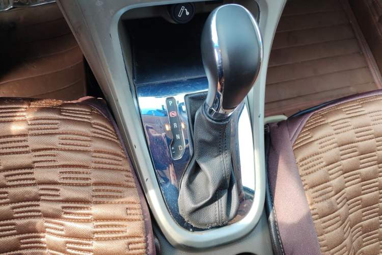 Used Buick GT 2012 GT 1.6L Automatic Comfort Edition Gear Lever