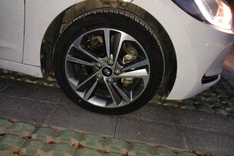 Used Hyundai Elantra (6th Generation / Lingdong) 2016 1.6L Automatic ZhiXuan – Elite Version Right Front Wheel Hub