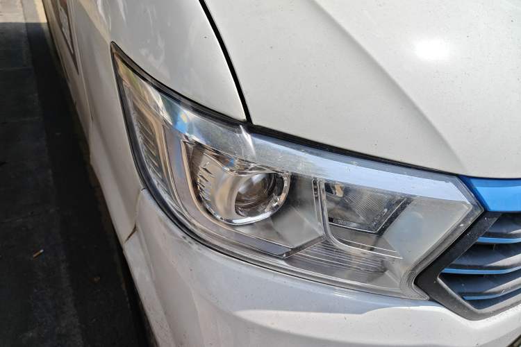 Used CHANGAN KUAYUE Xing V7 EV 2022 Standard Model 240 km Right Front Headlight