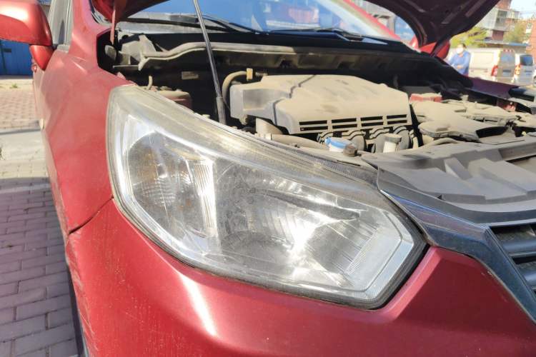 Used Venucia R50 2013 1.6L Manual Fashion Edition Right Front Headlight