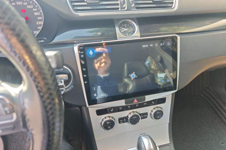 Used Volkswagen Magotan 2011 1.8TSI DSG Luxury Model Audio And AC Panel