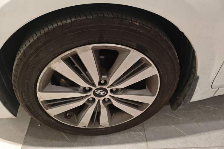 Used Hyundai Mistra 2014 1.8L Automatic Deluxe DLX Model
