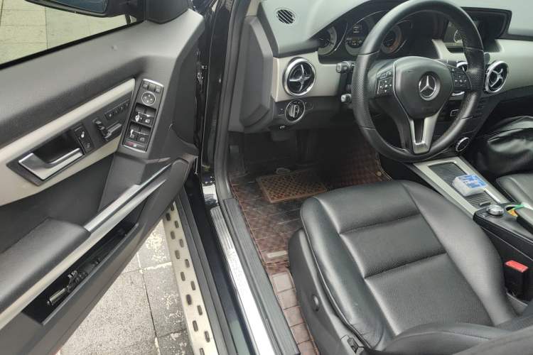 Used Mercedes-Benz GLK-Class 2014 GLK 260 4MATIC Dynamic Model