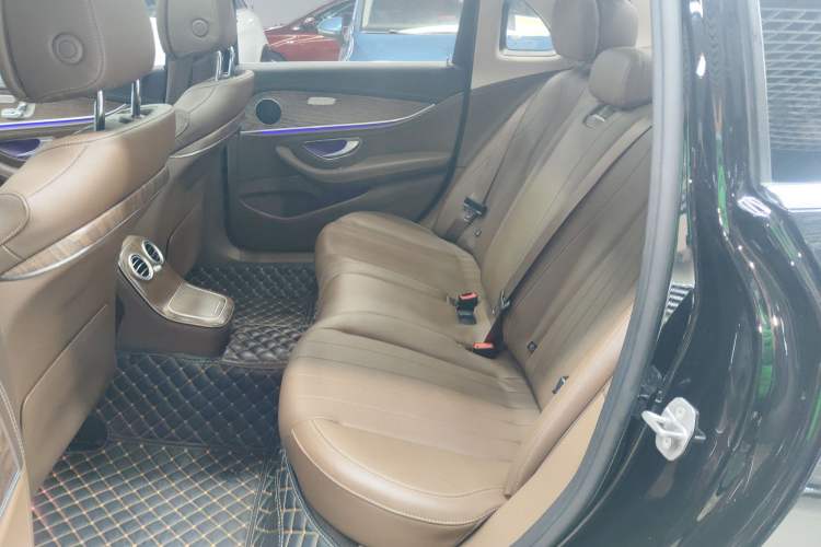 Used Mercedes-Benz E-Class 2022 Revised Version E 300 L Fashion Edition Left Rear Seat