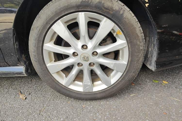 Used Renault Latitude 2011 2.5L Automatic Flagship Navigation Edition
