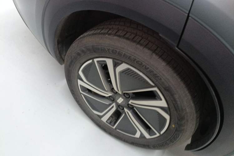 Used Geely Galaxy Xingjian 7 EM-i 2025 120km Launch+ Version Right Rear Wheel Hub