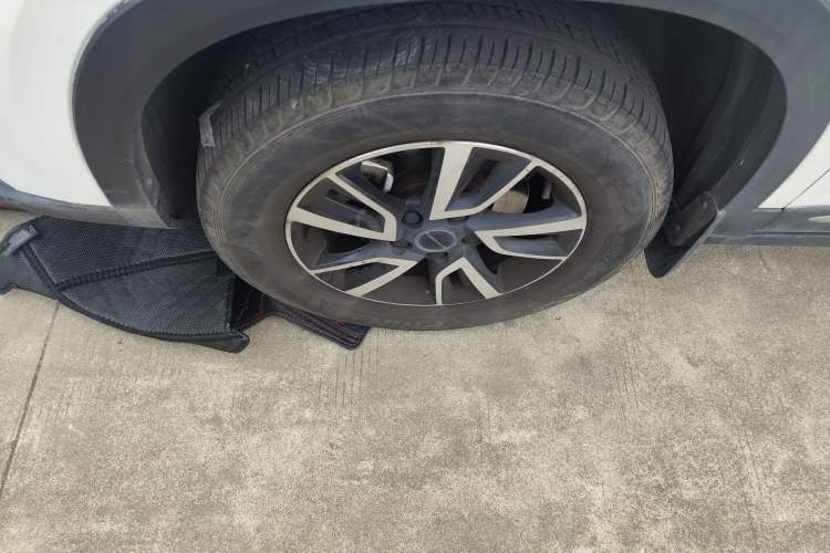 Used FORTHING T5 2022 Shengshi Edition 1.5T Automatic Dream Version Five Seats Left Front Wheel Hub