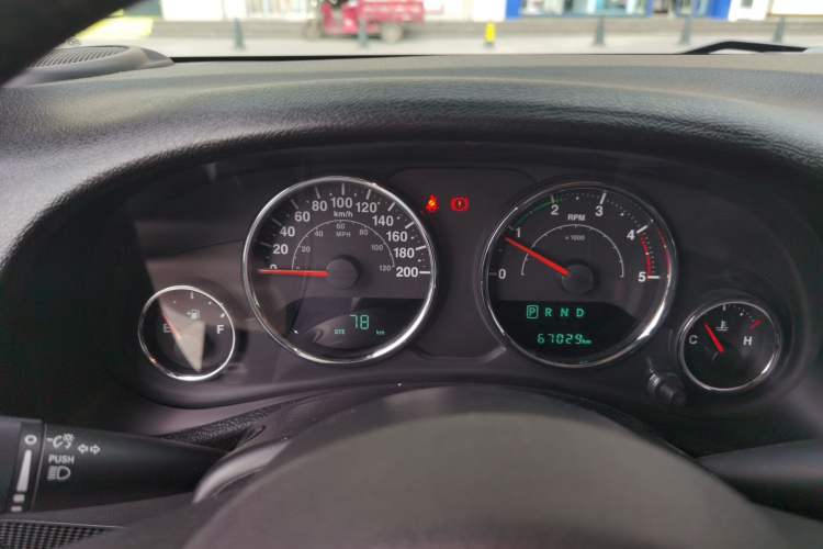 Used Jeep Wrangler 2015 2.8TD Sahara Four-Door Comfort Edition Instrument Cluster