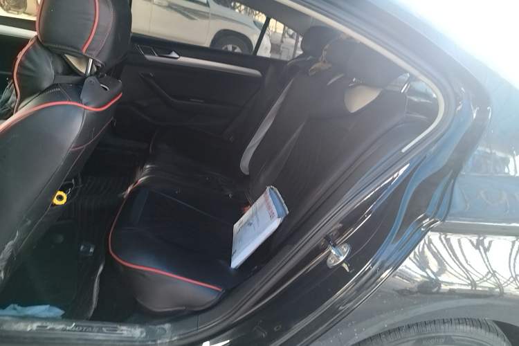 Used Volkswagen Magotan 2019 280TSI DSG Leading Model China VI Standard Left Rear Seat