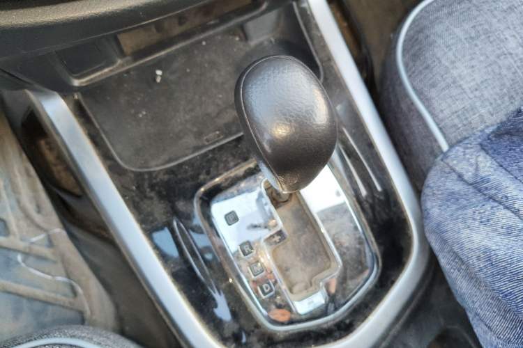 Used Nissan Navara 2017 2.5L Automatic 2WD Luxury Edition QR25
