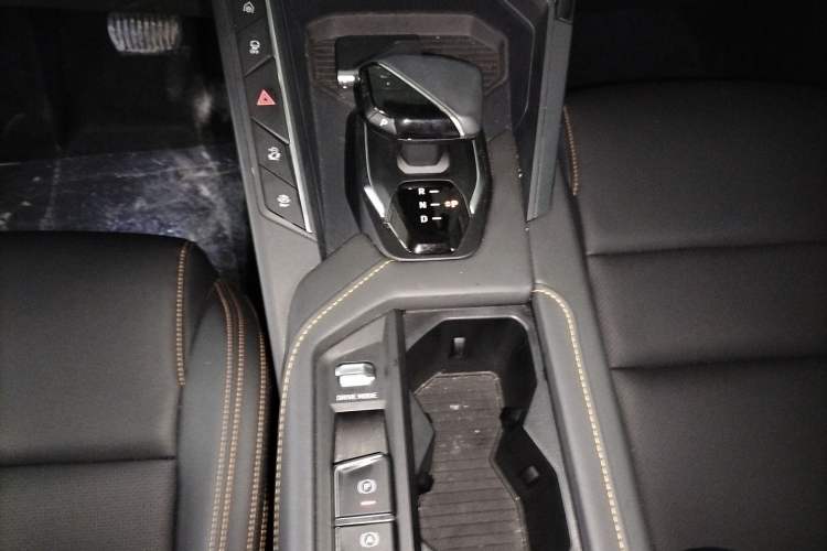 Used Lynk & Co 06 EM-P 2022 PHEV 84 km Range Pro Version