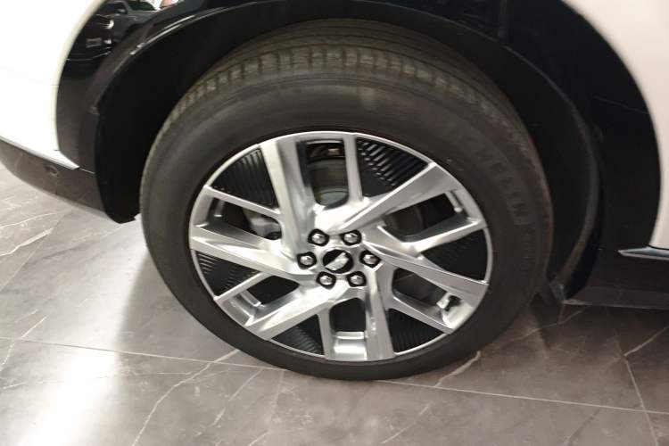 Used Cadillac OPTIQ 2024 Standard Range Version