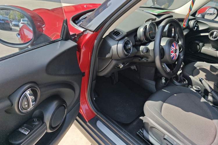 Used MINI 2014 1.2T ONE