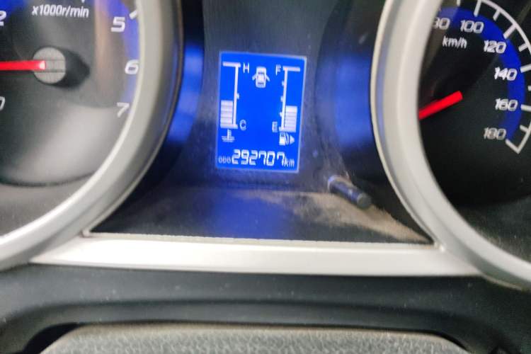 Used CHANGAN KAICHENG Ounuo S 2015 1.5L CNG Model Odometer Close Up