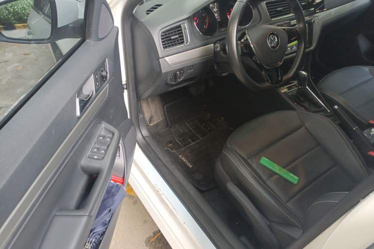 Used Volkswagen Lavida 2015 1.6L Automatic Comfort Edition