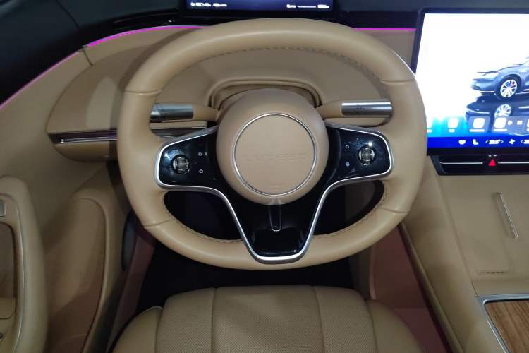 Used Hima Luxeed R7 2024 All-Electric 736 km Ultra Steering Wheel