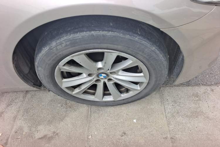 Used BMW 5 Series 2013 525Li Leading Model
