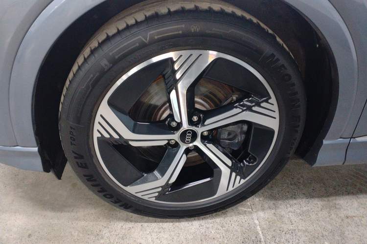 Used Audi Q4 e-tron 2022 50 e-tron quattro Visionary Edition Exterior 4