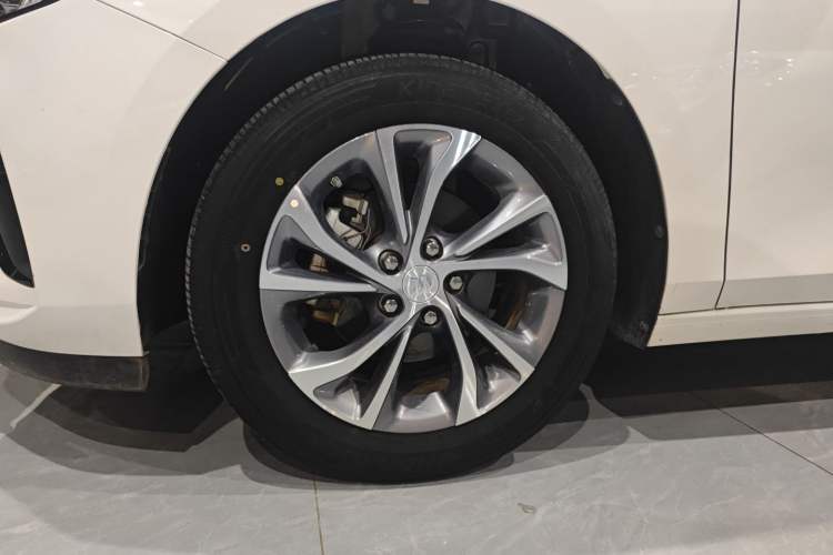 Used Buick Verano 2023 Pro Enjoyment Edition Left Front Wheel Hub