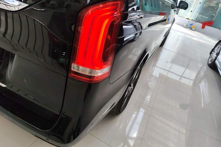 Used Mercedes-Benz V-Class 2022 V 260 L Long Wheelbase Prestige Edition
